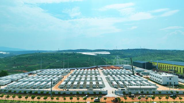 云南省最大规模“源网荷储”新能源集群项目建成投产
