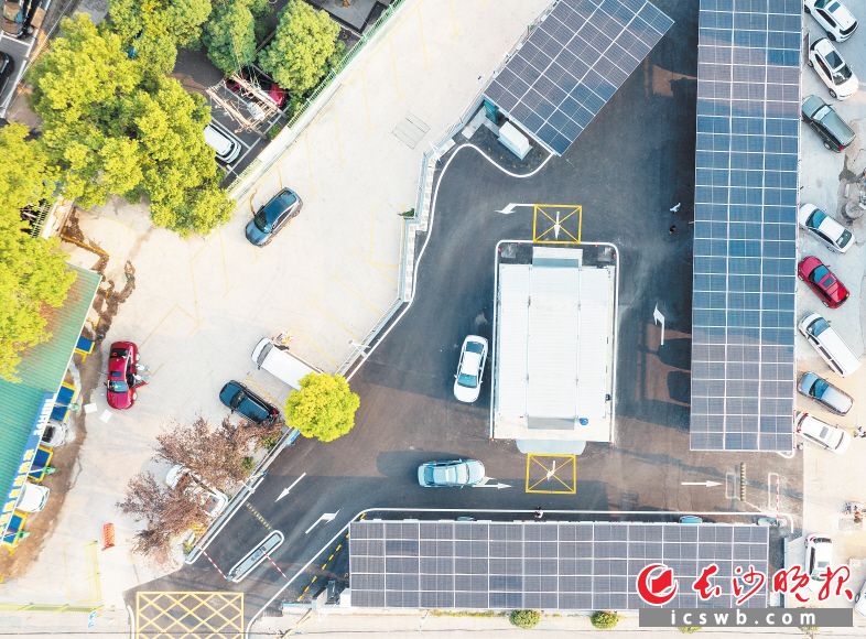 1秒1公里极速快充 长沙首个“光储充换”绿色能源微电网示范站亮相