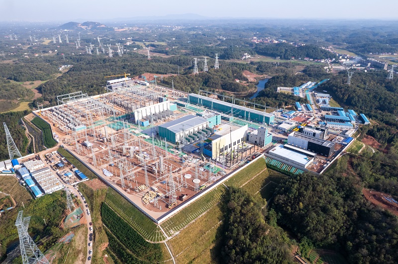 “宁电入湘”工程衡阳换流站首台换流变运输完成