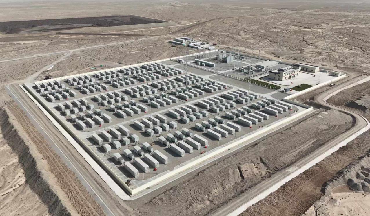 新疆阿克陶县克州储能单体规模超大构网型独立储能项目送电
